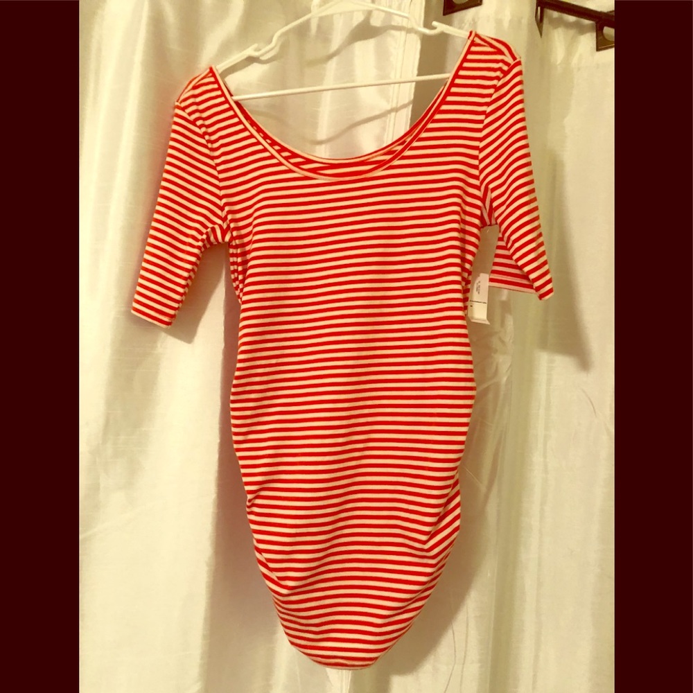 SOLD- .New w tag - old navy Maternity Top
